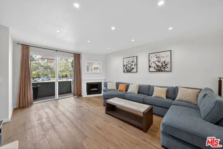 8611 Burton Way 4, Los Angeles, California 90048