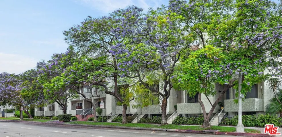8611 Burton Way 4, Los Angeles, California 90048