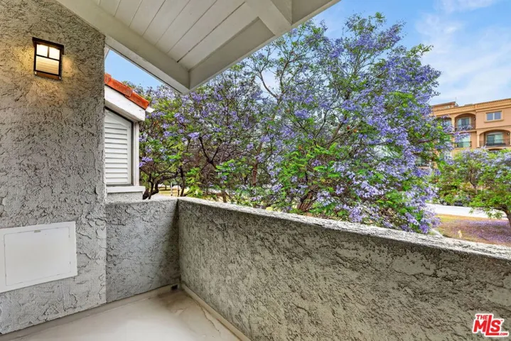 8611 Burton Way 4, Los Angeles, California 90048