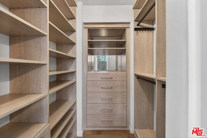 8611 Burton Way 4, Los Angeles, California 90048