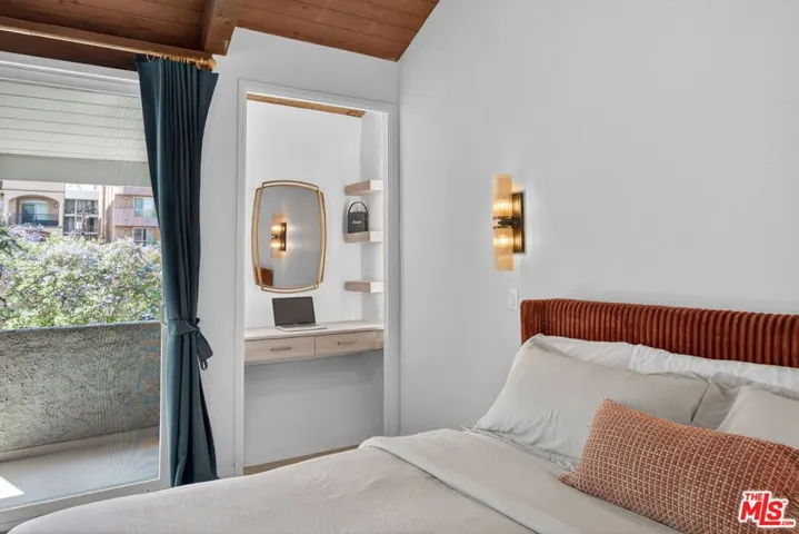 8611 Burton Way 4, Los Angeles, California 90048