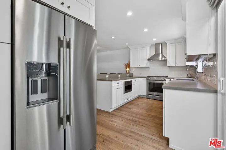 8611 Burton Way 4, Los Angeles, California 90048