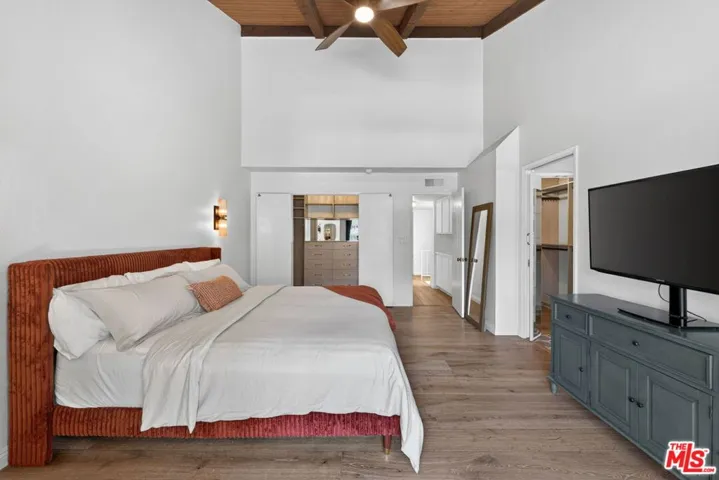 8611 Burton Way 4, Los Angeles, California 90048