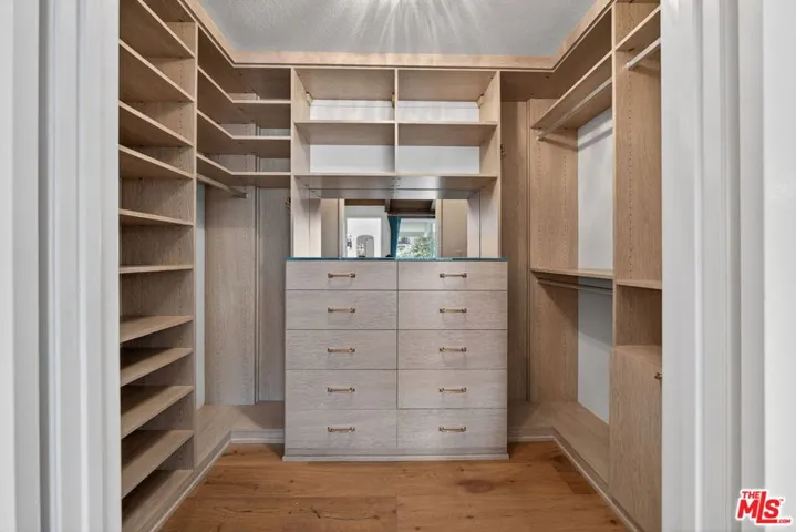 8611 Burton Way 4, Los Angeles, California 90048