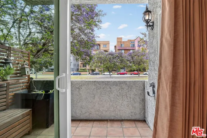 8611 Burton Way 4, Los Angeles, California 90048