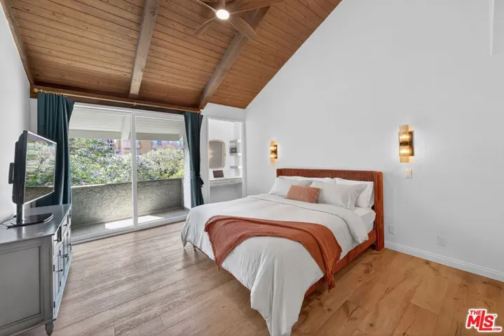 8611 Burton Way 4, Los Angeles, California 90048