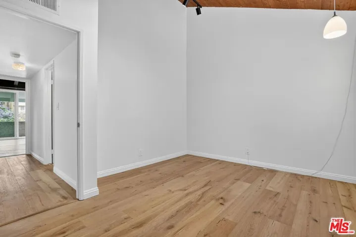 8611 Burton Way 4, Los Angeles, California 90048
