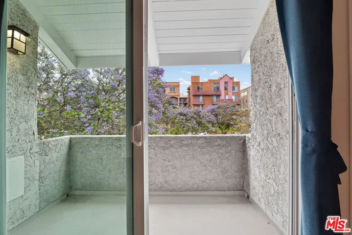 8611 Burton Way 4, Los Angeles, California 90048