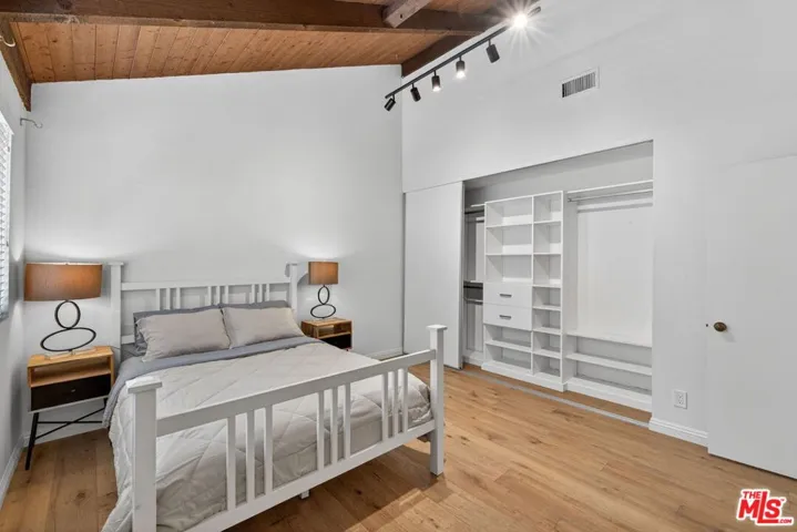 8611 Burton Way 4, Los Angeles, California 90048