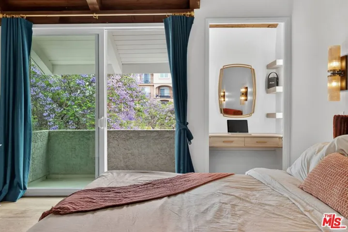 8611 Burton Way 4, Los Angeles, California 90048
