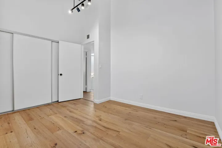 8611 Burton Way 4, Los Angeles, California 90048