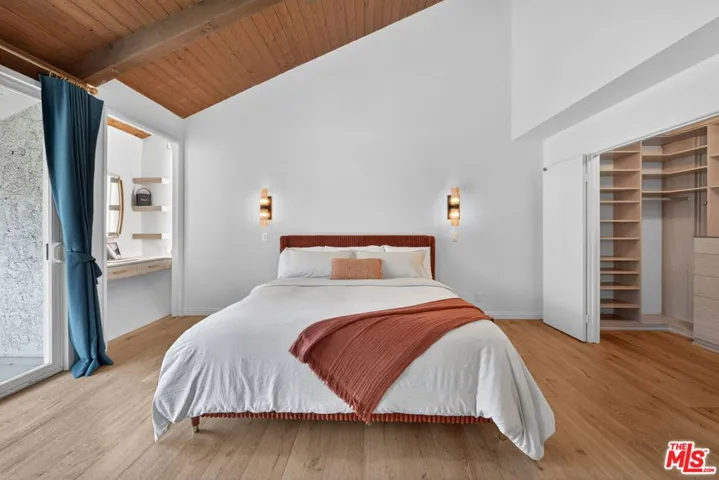 8611 Burton Way 4, Los Angeles, California 90048