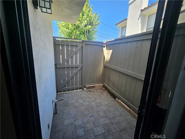 2336 Elden Avenue M, Costa Mesa, California 92627