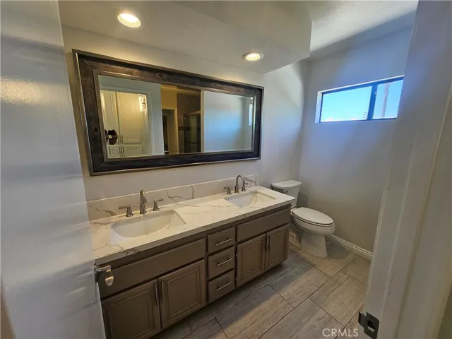 2336 Elden Avenue M, Costa Mesa, California 92627