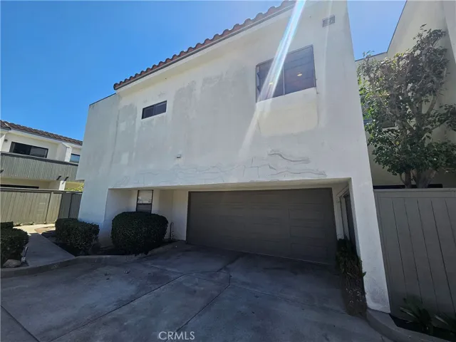 2336 Elden Avenue M, Costa Mesa, California 92627