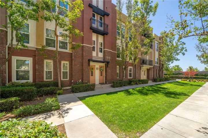 704 W 1st Street, Claremont, California 91711
