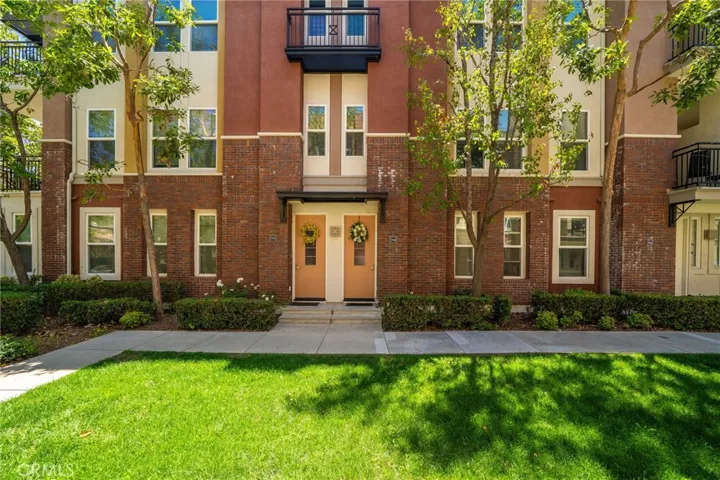 704 W 1st Street, Claremont, California 91711