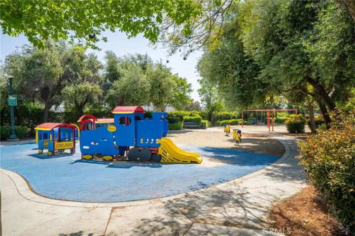704 W 1st Street, Claremont, California 91711