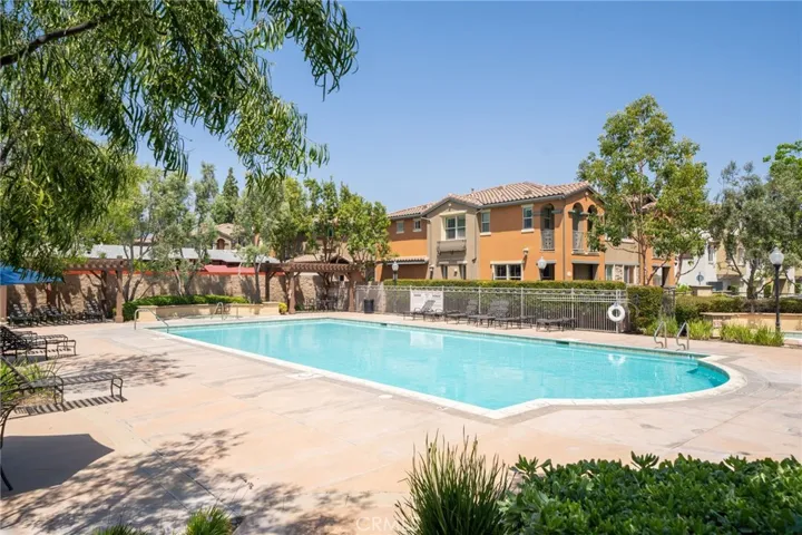 704 W 1st Street, Claremont, California 91711