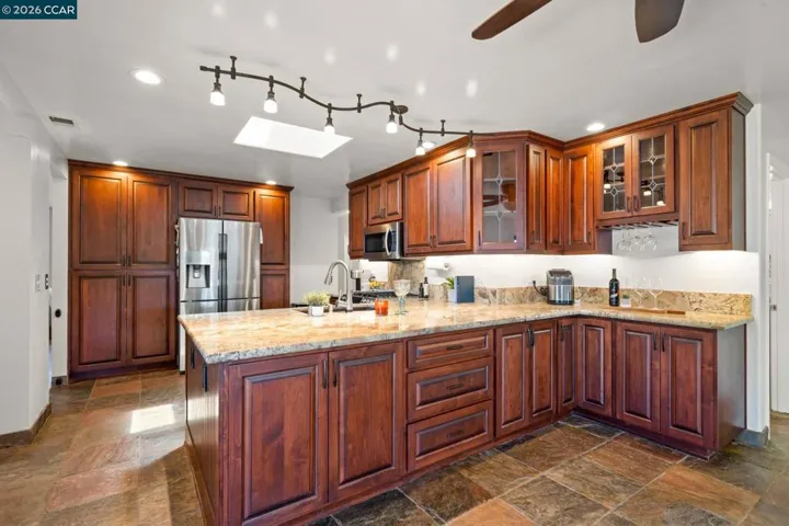 1361 La Vista Ave, Concord, California 94521