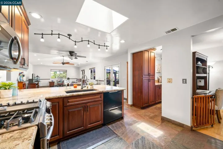 1361 La Vista Ave, Concord, California 94521
