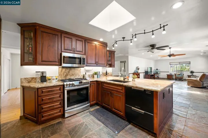 1361 La Vista Ave, Concord, California 94521