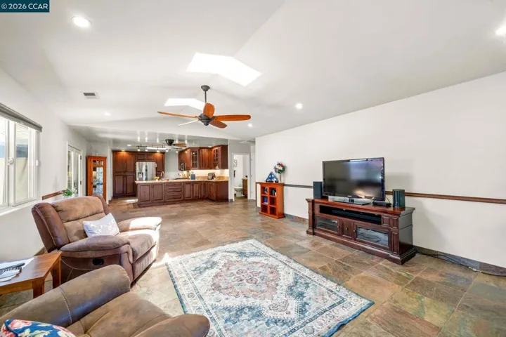 1361 La Vista Ave, Concord, California 94521