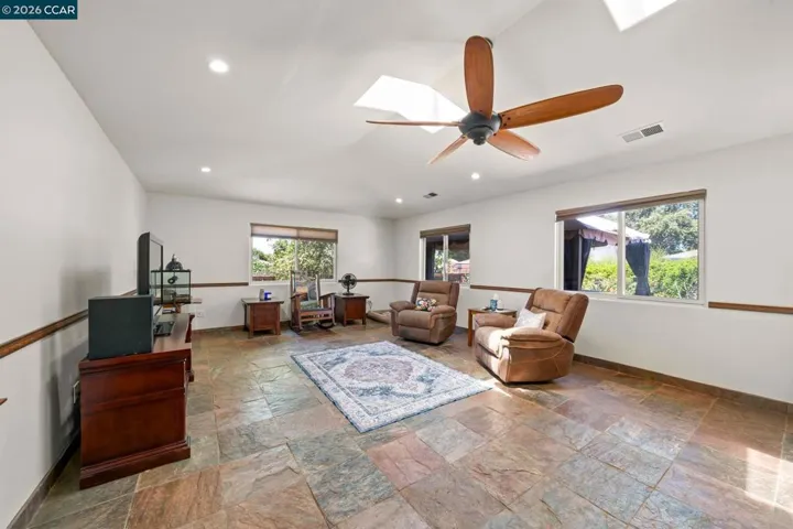1361 La Vista Ave, Concord, California 94521