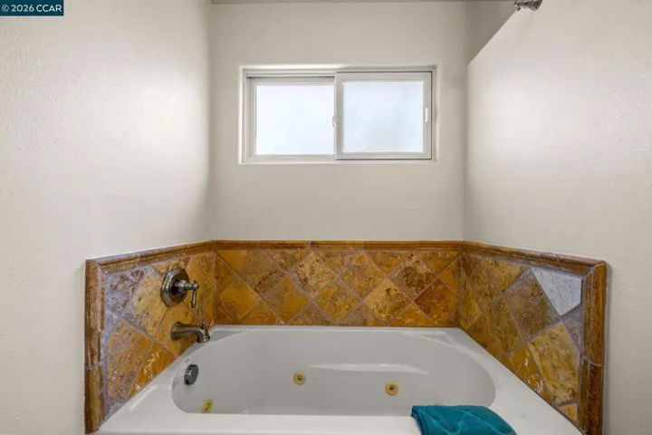 1361 La Vista Ave, Concord, California 94521