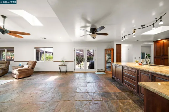 1361 La Vista Ave, Concord, California 94521