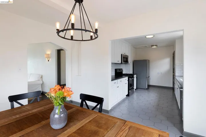 8342 Ney Avenue, Oakland, California 94605