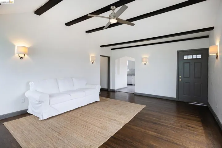 8342 Ney Avenue, Oakland, California 94605