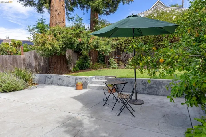 8342 Ney Avenue, Oakland, California 94605