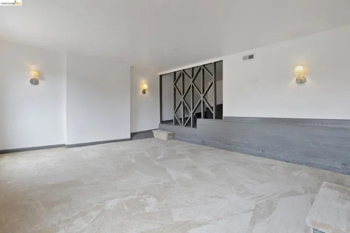 8342 Ney Avenue, Oakland, California 94605