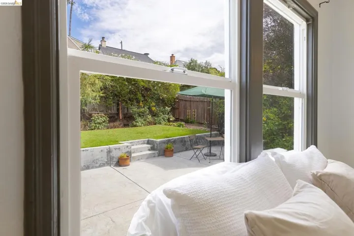 8342 Ney Avenue, Oakland, California 94605