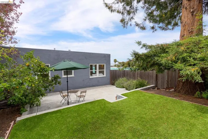 8342 Ney Avenue, Oakland, California 94605