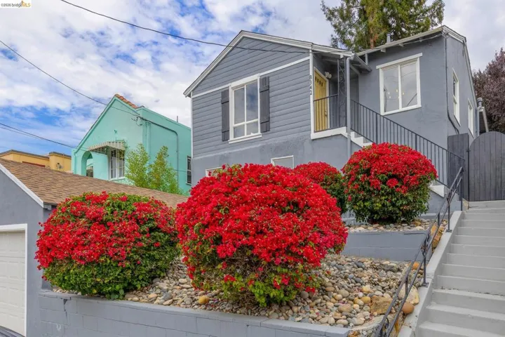8342 Ney Avenue, Oakland, California 94605