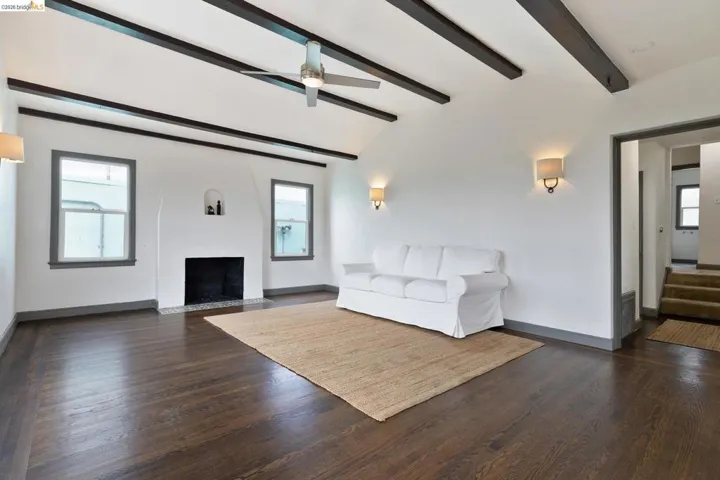 8342 Ney Avenue, Oakland, California 94605