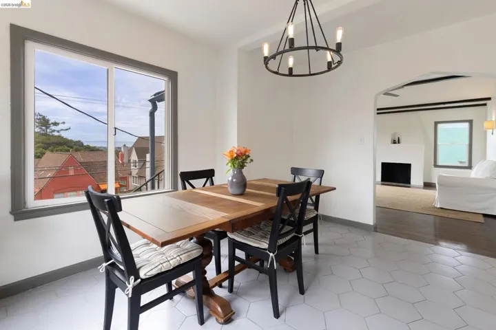 8342 Ney Avenue, Oakland, California 94605