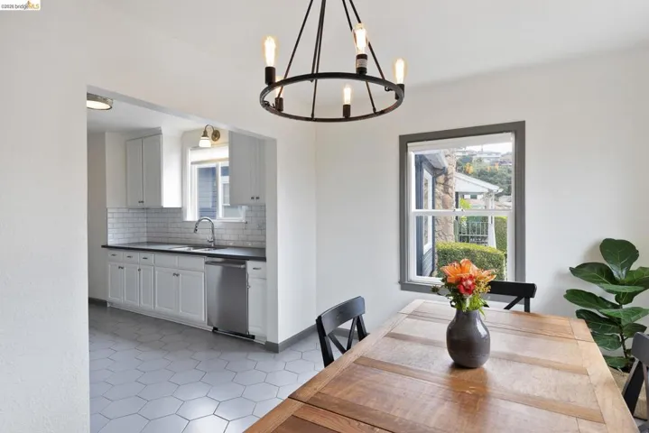 8342 Ney Avenue, Oakland, California 94605