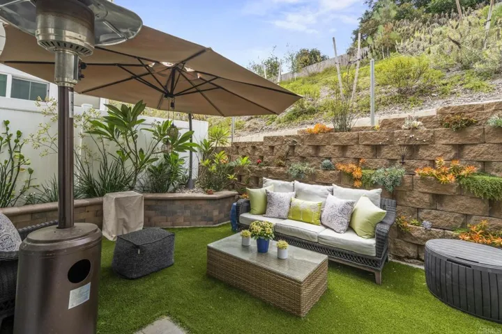 1513 Meriwood Way, Vista, California 92083