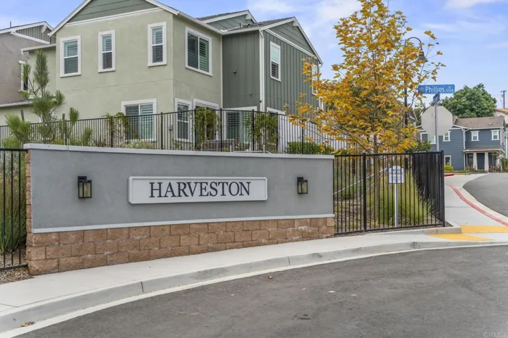 1513 Meriwood Way, Vista, California 92083