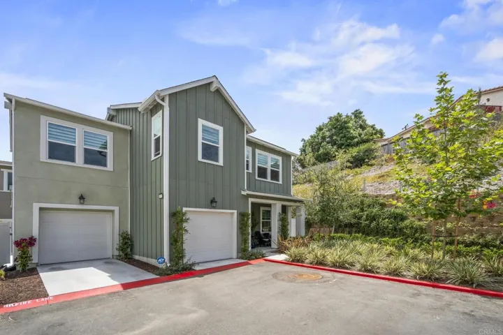 1513 Meriwood Way, Vista, California 92083