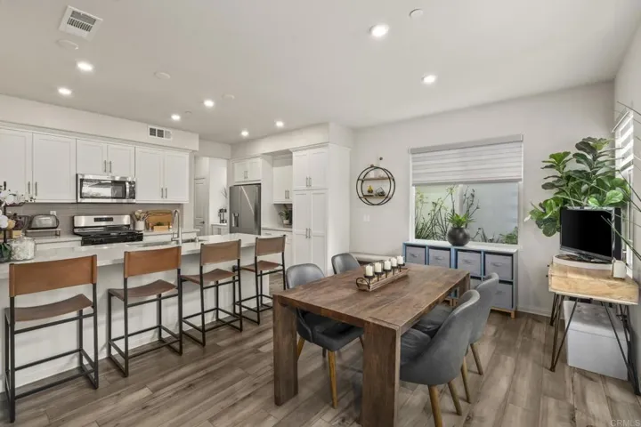 1513 Meriwood Way, Vista, California 92083