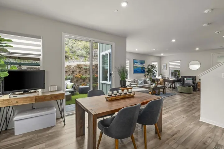 1513 Meriwood Way, Vista, California 92083
