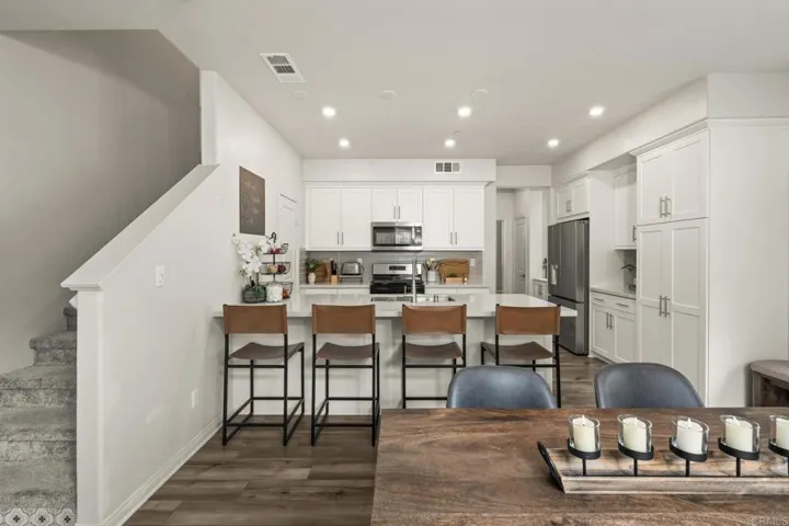 1513 Meriwood Way, Vista, California 92083