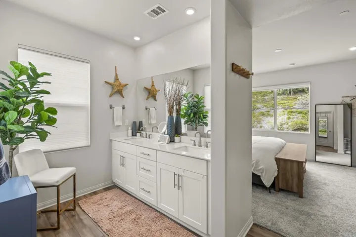 1513 Meriwood Way, Vista, California 92083