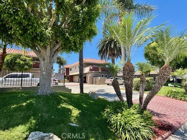 17171 Elm A, Huntington Beach, California 92647