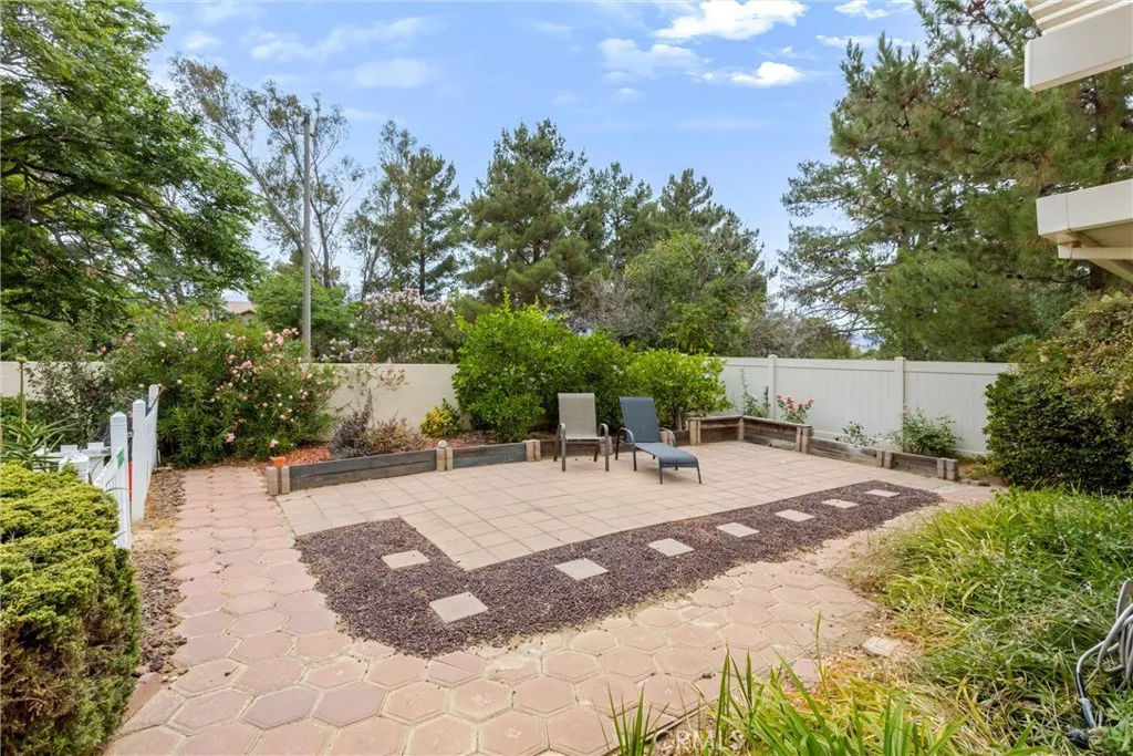 5633 Riviera, Banning, California 92220 — photo 4