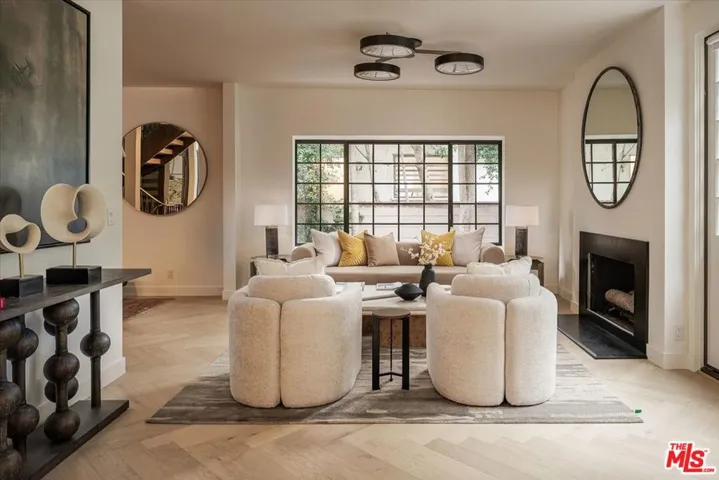 1140 Chelsea Avenue A, Santa Monica, California 90403